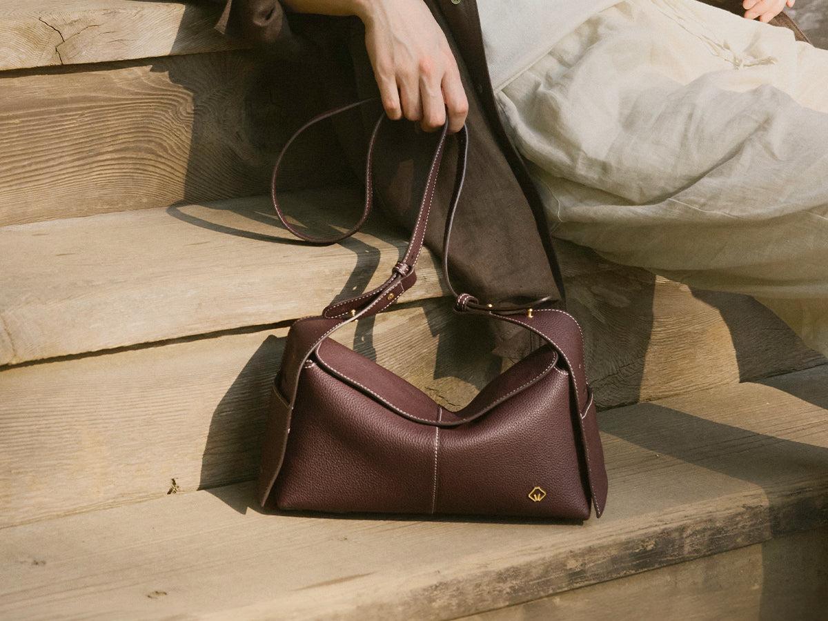 Burgundy Bag: The Timeless and Versatile Fashion Accessory