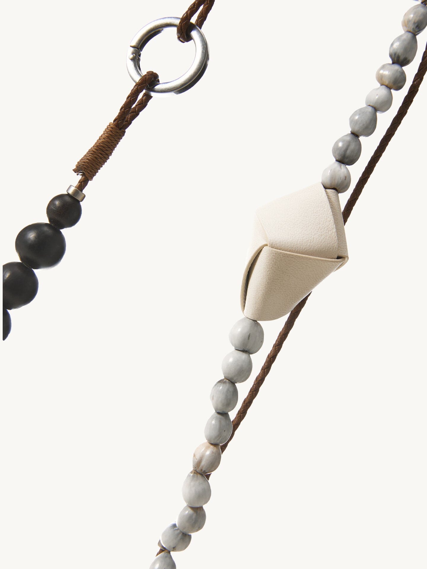 Small Carefree Thread Charm Songmont 