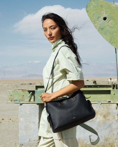 Medium Full-Grain Leather Hobo Bag | Onyx – Songmont